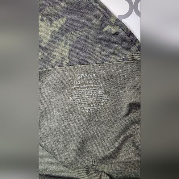 Spanx Look at Me Now Seamless Green Camo Leggings Size Large - Picture 7 of 12